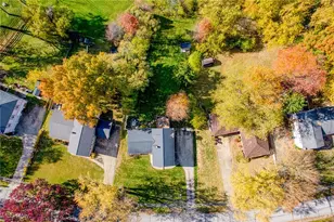 830 S Parkview Dr, Aurora, OH 44202 - Photo 4