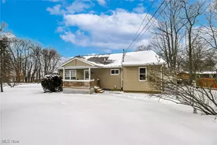 1103 Crestline Dr, Akron, OH 44312 - Photo 2