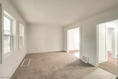 1122 Sawyer Avenue, Akron, OH 44310 - Photo 2