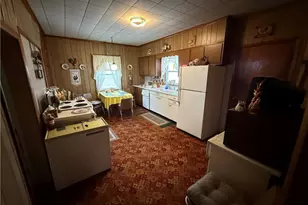 507 W 3rd St, Uhrichsville, OH 44683 - Photo 6