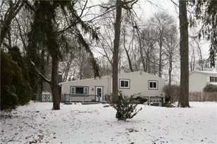 427 Catalina Dr, New Franklin, OH 44319 - Photo 2