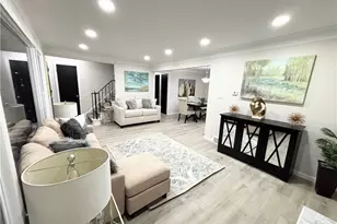 2373 N Taylor Rd, Cleveland Heights, OH 44112 - Photo 4