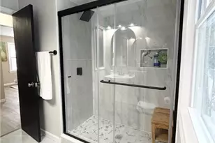 2373 N Taylor Rd, Cleveland Heights, OH 44112 - Photo 14