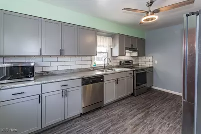 33 Pierce Avenue, Cuyahoga Falls, OH 44221 - Photo 18