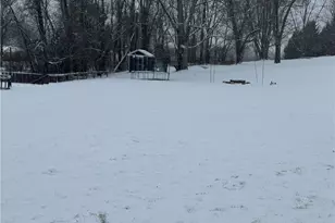 929 May Rd, East Liverpool, OH 43920 - Photo 10