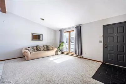 674 Angiline Drive, Youngstown, OH 44512 - Photo 6