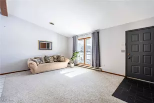 674 Angiline Dr, Youngstown, OH 44512 - Photo 6