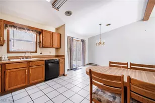 674 Angiline Dr, Youngstown, OH 44512 - Photo 8