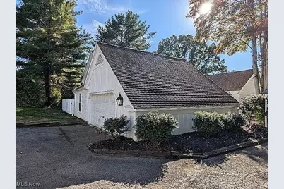 4389 Devonshire Drive, Youngstown, OH 44512 - Photo 4