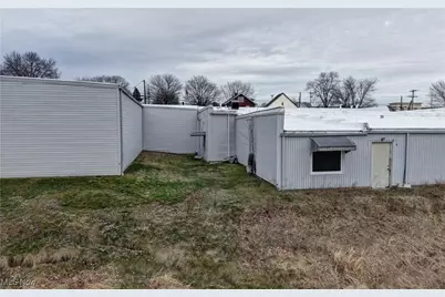 504 Dover Road NE, Sugarcreek, OH 44681 - Photo 10