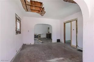 2910 Caroline Ave, Lorain, OH 44055 - Photo 6