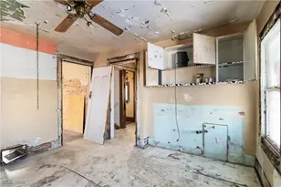 2910 Caroline Ave, Lorain, OH 44055 - Photo 16