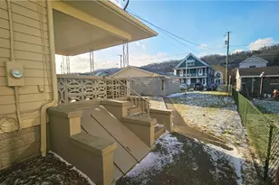 204 Grandview Ave, Tiltonsville, OH 43963 - Photo 6