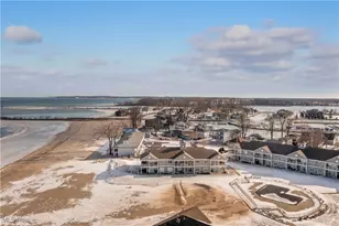 3053 N Beach Towne Ct, Port Clinton, OH 43452 - Photo 30