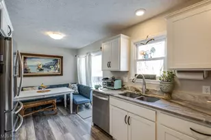 5381 Robinhood Dr, Willoughby, OH 44094 - Photo 14