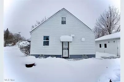 18717 Waterbury Avenue, Maple Heights, OH 44137 - Photo 4