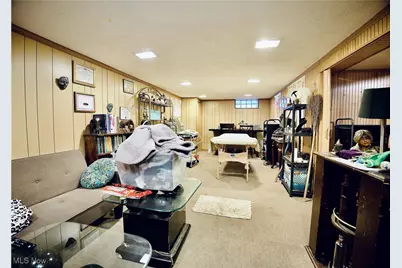 18717 Waterbury Avenue, Maple Heights, OH 44137 - Photo 18