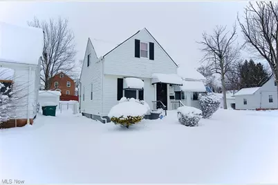 18717 Waterbury Avenue, Maple Heights, OH 44137 - Photo 2