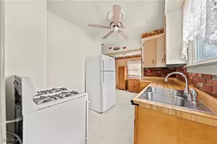 1368 Vane Ave, Akron, OH 44310 - Photo 12