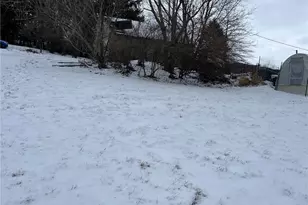 329 S Market St, Amsterdam, OH 43903 - Photo 2