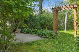3108 Vermont Pl, Green, OH 44312 - Photo 6