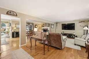 2090 Sand Run Knolls Dr, Akron, OH 44313 - Photo 6