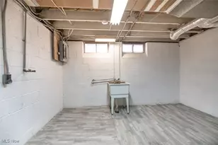 12328 Granger Rd, Loveland, OH 44125 - Photo 32