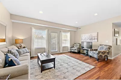 558 Colony Park #301, Tallmadge, OH 44278 - Photo 2