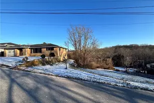 137 Clay St, Weirton, WV 26062 - Photo 4