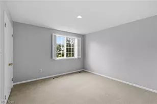 20100 Fairmount Blvd, Huber Heights, OH 44118 - Photo 18