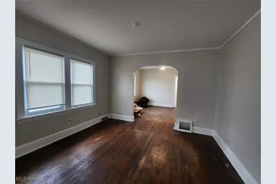 529 E Cuyahoga Falls Avenue #3, Akron, OH 44310 - Photo 6