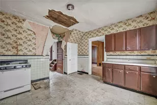 1012 E 72nd St, Loveland, OH 44103 - Photo 14