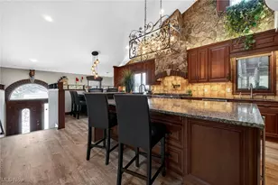 13817 Lakewood Heights Blvd, Oakwood, OH 44107 - Photo 2