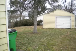 611 Franklin Ave, Barberton, OH 44203 - Photo 2