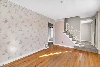 1595 Evergreen Avenue, Akron, OH 44301 - Photo 6