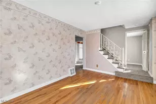 1595 Evergreen Ave, Akron, OH 44301 - Photo 6