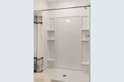 677 Crossings Lane, Akron, OH 44320 - Photo 14