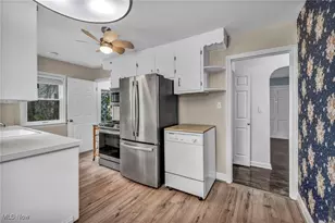 242 N Hawkins Ave, Akron, OH 44313 - Photo 10