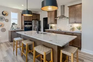 827 Colesbourne Circle, Uniontown, OH 44685 - Photo 14