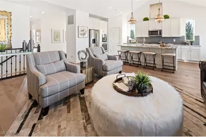 821 Colesbourne Circle, Uniontown, OH 44685 - Photo 4