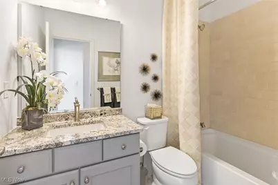 821 Colesbourne Circle, Uniontown, OH 44685 - Photo 14