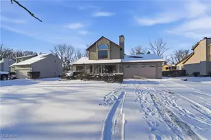 9165 Sugarbush Dr, Mentor, OH 44060 - Photo 2