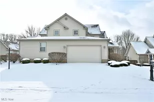 140 Fairway Pl NW, Warren, OH 44483 - Photo 2