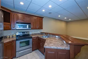 4025 Meadowvale Ct, Akron, OH 44333 - Photo 38