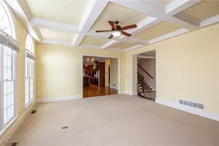 4025 Meadowvale Ct, Akron, OH 44333 - Photo 8