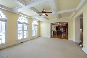 4025 Meadowvale Ct, Akron, OH 44333 - Photo 6