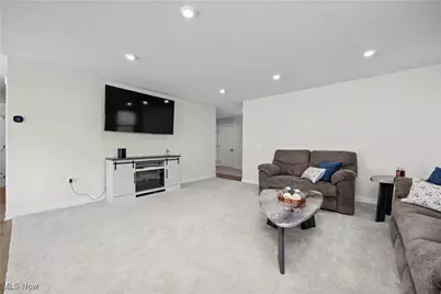 122 Eagle Circle, Amherst, OH 44001 - Photo 4