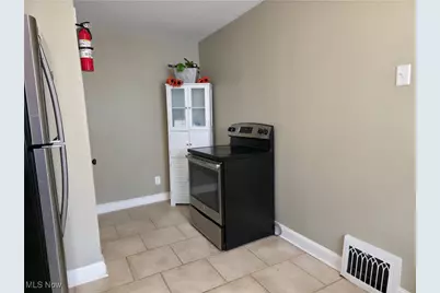 1425 Crescent Road SW, Canton, OH 44710 - Photo 6
