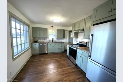 1075 Bacon Avenue, East Palestine, OH 44413 - Photo 6