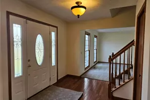 496 Helena Dr, Tallmadge, OH 44278 - Photo 2